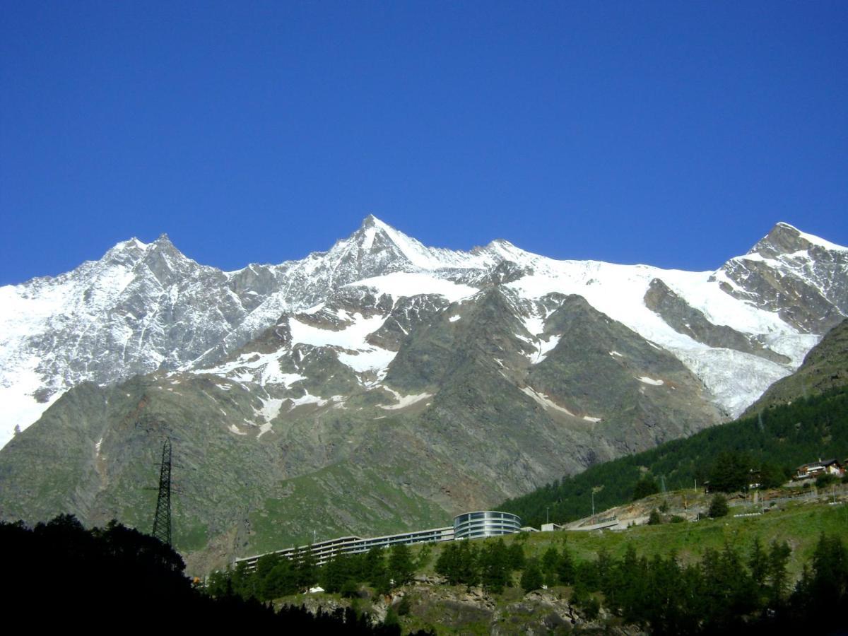 Camping Schonblick Im Saas-Tal Hotell Exteriör bild